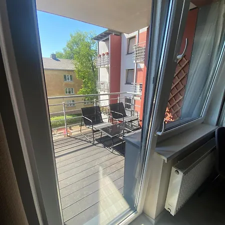 Renovated Place 5' From The Airport